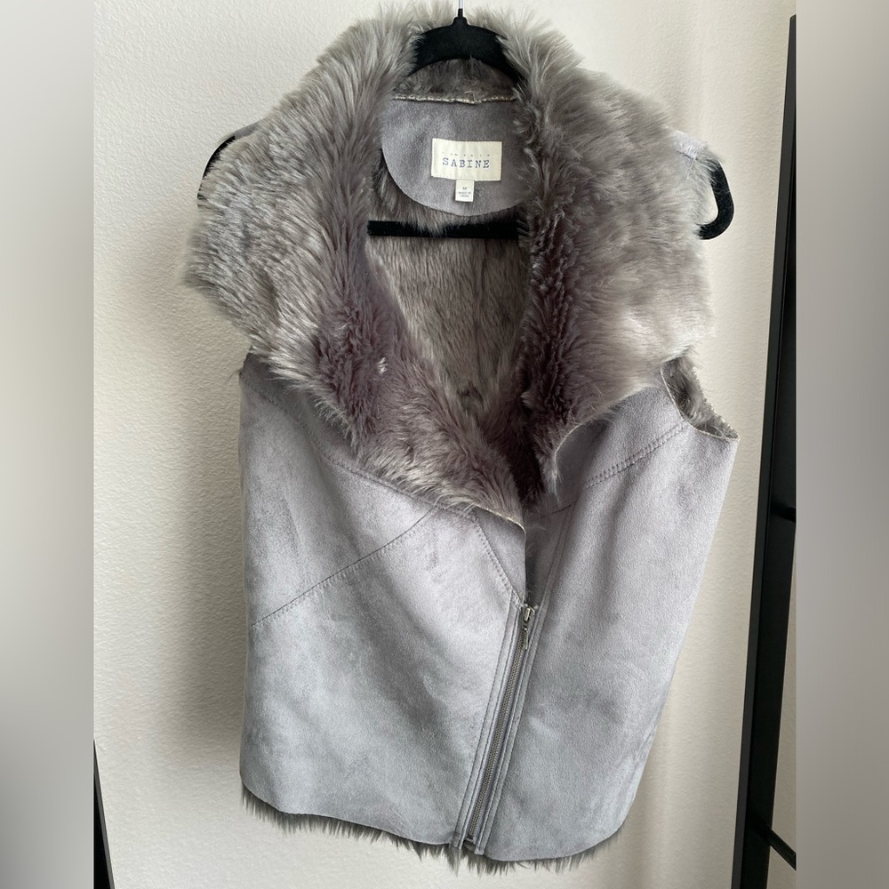 Sabine Women’s Vest Gray Faux Fun Lining Size Medium Faux Suede‎ - Picture 6 of 6